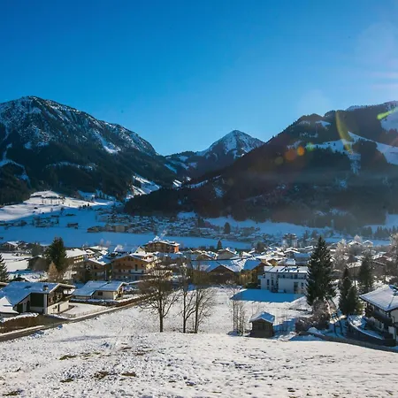 Modern In Brixen Im Thale Near Area Lägenhet